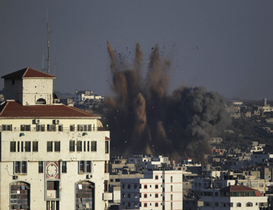 الوفد الإسرائيلي يصل القاهرة لاستئناف مفاوضات غزة