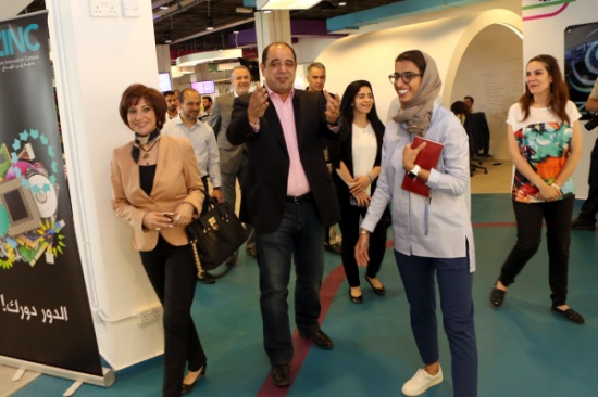 وزيرة الاتصالات تلتقي مسؤولة اماراتية وتطلعها على مشاريع ريادية