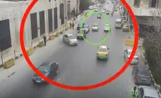 الأردن : شاهد حادث سير بسبب اتخاذ مسرب خاطئ
