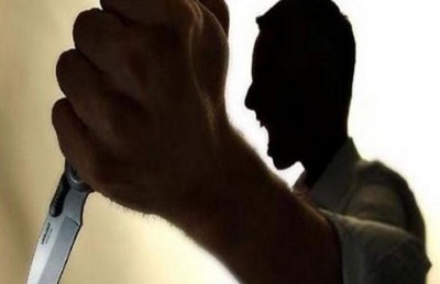شاب خليجي ينحر والدته ويزعم بانه أمر جاءه من الله ورسوله شاب خليجي ينحر والدته ويزعم بانه أمر جاءه من الله ورسوله