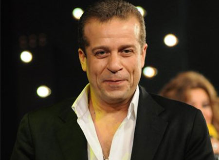 شريف منير يؤدي مناسك العمرة شريف منير يؤدي مناسك العمرة