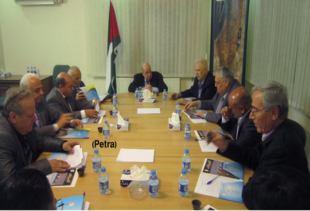 الزعنون يطلع لجنة الانتخابات على نظام المجلس الوطني الزعنون يطلع لجنة الانتخابات على نظام المجلس الوطني