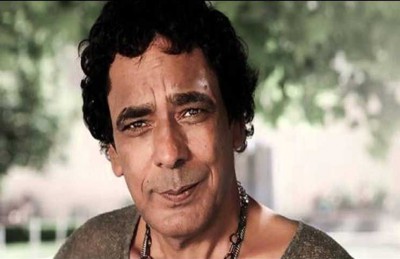 محمد منير يترنح على المسرح ومقربون منه يكشفون السبب محمد منير يترنح على المسرح ومقربون منه يكشفون السبب