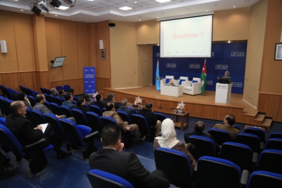 ورشة عمل في جامعة الزرقاء حول"الخدمات البحثية من خلال قواعد البيانات" ورشة عمل في جامعة الزرقاء حول"الخدمات البحثية من خلال قواعد البيانات"