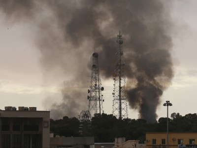 تجدد المواجهات لليوم الثاني شرقي ليبيا للسيطرة على الهلال النفطي تجدد المواجهات لليوم الثاني شرقي ليبيا للسيطرة على الهلال النفطي