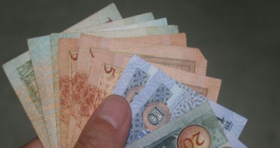 ضريبة مقطوعة على التجار الذين تقل مبيعاتهم عن 100 ألف دينار سنوياً ضريبة مقطوعة على التجار الذين تقل مبيعاتهم عن 100 ألف دينار سنوياً