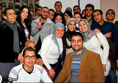 تامر ودرة مع اطفال المعهد القومي للاورام 