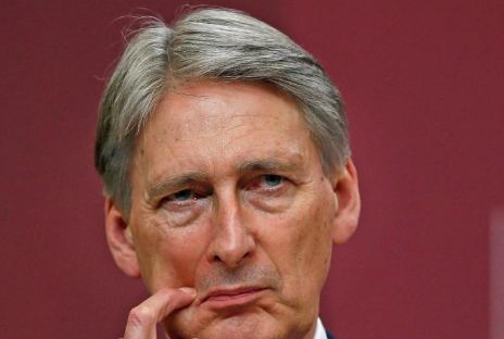 هاموند: 3 مليارات استرليني استعدادا لنتائج الخروج من الاتحاد الأوروبي