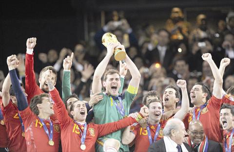 دل بوسكي وتشافي يؤكدان براءة المنتخب الأسباني من تعاطي المنشطات‏ 