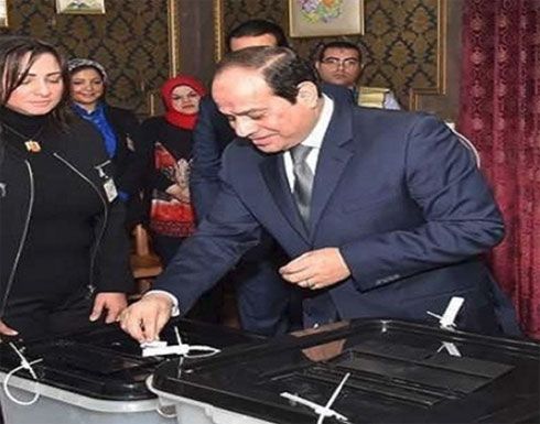 السيسي يدلي بصوته في الانتخابات الرئاسية (شاهد) السيسي يدلي بصوته في الانتخابات الرئاسية (شاهد)