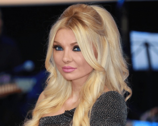 المثيرة ميريام كلينك تشعل الثلج بالمايوه !! المثيرة ميريام كلينك تشعل الثلج بالمايوه !!