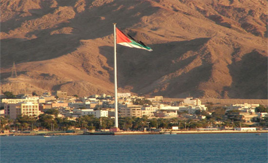 العقبة: تتويج الفائزين بسباق آيلة للركض من البحر الميت الى الأحمر العقبة: تتويج الفائزين بسباق آيلة للركض من البحر الميت الى الأحمر