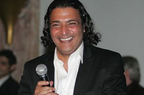 حميد الشاعري يتجاوز محنته بالعمل في البومه