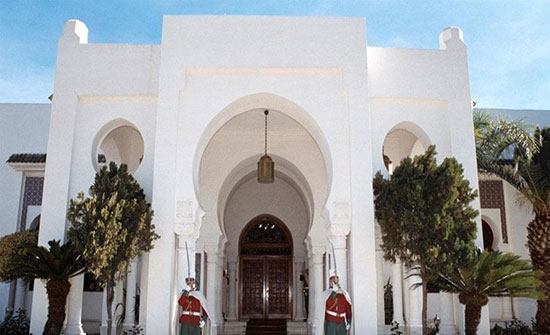 الرئيس الجزائري المؤقت يقيل أمين عام الرئاسة الرئيس الجزائري المؤقت يقيل أمين عام الرئاسة