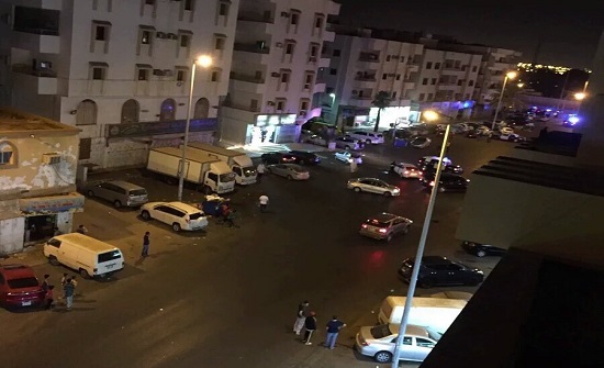 سيدة تقذف أطفالها الثلاثة من الطابق السابع في جدة سيدة تقذف أطفالها الثلاثة من الطابق السابع في جدة
