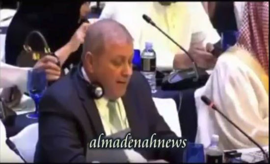 عطية يطالب الرزاز إيضاح إيرادات التبغ