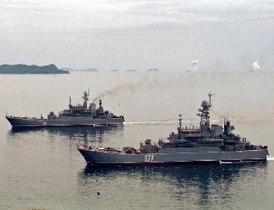 روسيا تجري مناورات عسكرية مفاجئة في بحر قزوين روسيا تجري مناورات عسكرية مفاجئة في بحر قزوين