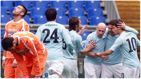 لاتسيو يستمر في مطاردة ميلان بفوز صعب