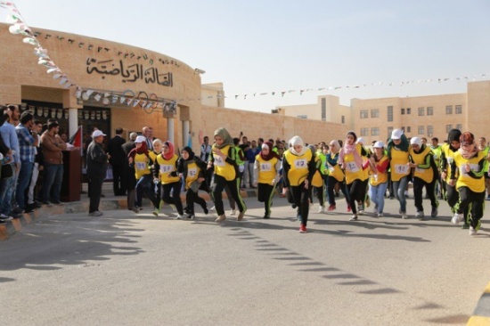 جامعة الزرقاء تقيم سباق اختراق الضاحية جامعة الزرقاء تقيم سباق اختراق الضاحية