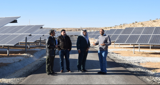 الجامعة الهاشمية تقدم خبراتها في الطاقة الشمسية لجامعة فلسطين التقنية