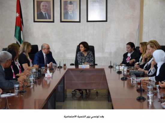 وفد تونسي يزور التنمية الاجتماعية