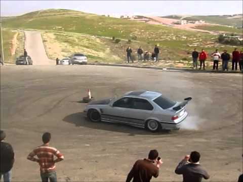 فتاة " تفحط " في شوارع عمان