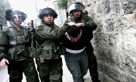 الاحتلال يعتقل فلسطينيا في معبر بيت حانون شمال غزة الاحتلال يعتقل فلسطينيا في معبر بيت حانون شمال غزة