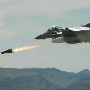 طائرات الاحتلال تشن غارات وهمية على غزة 