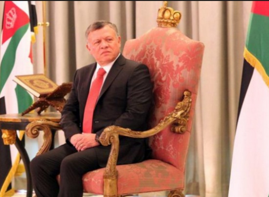 الملك يعزي الرئيس الفلسطيني بوفاة شقيقه الملك يعزي الرئيس الفلسطيني بوفاة شقيقه