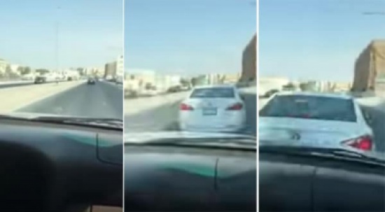 بالفيديو: حادث تصادم على الطريق بسبب استهتار قائد سيارة!