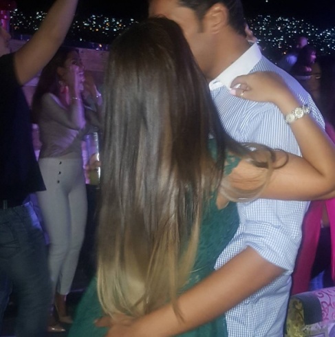 بالصورة - من هي النجمة السوريّة التي اثارت الجدل بهذه الصورة.. ومع من؟! بالصورة - من هي النجمة السوريّة التي اثارت الجدل بهذه الصورة.. ومع من؟!
