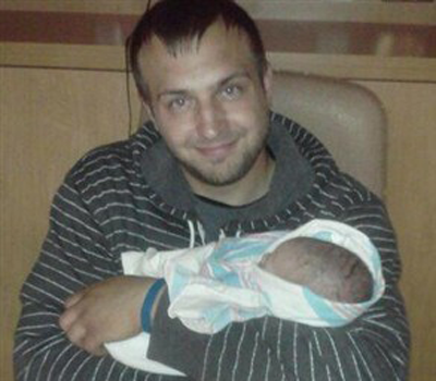 أميركي يضع طفلته في الثلاجة.. لأنها لا تتوقف عن البكاء! أميركي يضع طفلته في الثلاجة.. لأنها لا تتوقف عن البكاء!