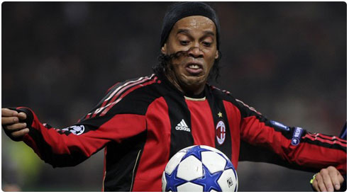 ميلان يخطط للاحتفاظ برونالدينيو