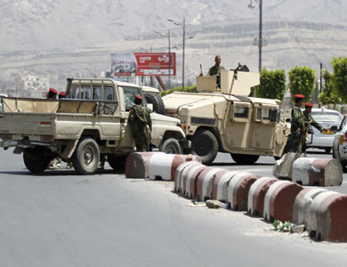 انفجار عبوة ناسفة قرب سور مجاور لمنزل الرئيس اليمني بعدن