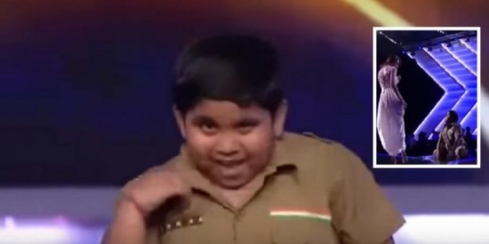 بالفيديو.. طفل بدين يقلد رقص شاروخان بطريقة مدهشة