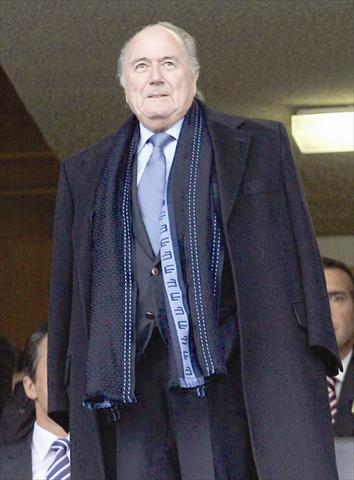 بلاتر يخطط لجولة عالمية للترويج لترشحه لرئاسة "فيفا"