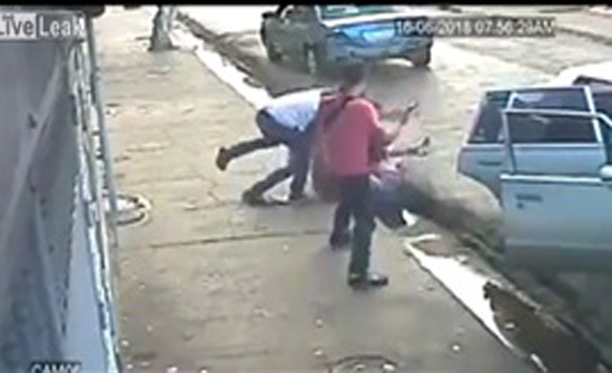 بالفيديو- فنزويلا : نهاية مروعة لثلاثة أشخاص تحرشوا بفتاة