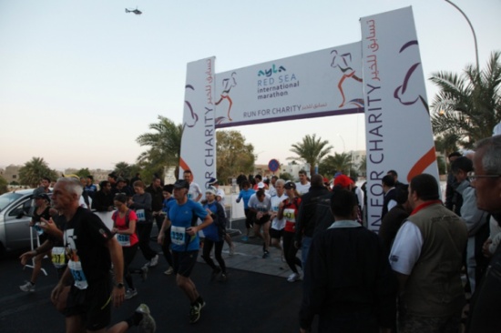 الامير فراس يتوج الفائزين في سباق نصف ماراثون ايلة البحر الاحمر الامير فراس يتوج الفائزين في سباق نصف ماراثون ايلة البحر الاحمر