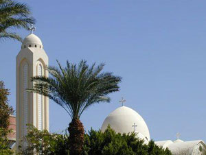 10 قتلى و24 جريحاً في انفجار أمام كنيسة بالإسكندرية المصرية