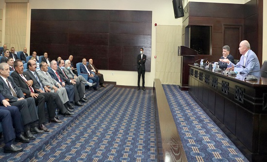 الفايز يدعو لتعزيز الإنتاج الصناعي والزراعي لتخطي أزمة كورونا الفايز يدعو لتعزيز الإنتاج الصناعي والزراعي لتخطي أزمة كورونا