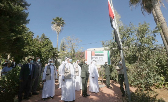 السفارة الإماراتية في عمان تحتفل بيوم العَلم