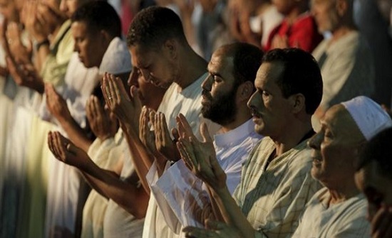 ابو البصل :  ينبغي التبكير إلى المساجد وعدم تضييع صلاة العشاء