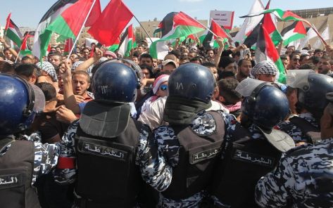 تحويل 11 موقوفاً من اعتصام " الكالوتي " الى القضاء تحويل 11 موقوفاً من اعتصام " الكالوتي " الى القضاء