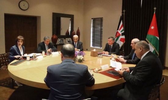 الملك يطلع على إجراءات الحكومة في تنفيذ مشروع البطاقة الذكية