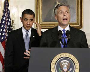 سفير أوباما ببكين ينافسه على الرئاسة    