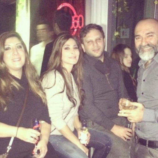 اليسا تستمتع في الملهى الليلي في اسطنبول مع اصدقائها اليسا تستمتع في الملهى الليلي في اسطنبول مع اصدقائها