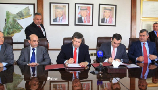 التخطيط والعمل توقعان اتفاقية تمويل للمشاريع الانتاجية