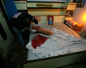 إسرائيل تعتقل خمسة أفرج عنهم عباس    