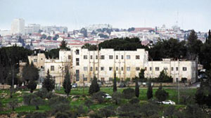 الاحتلال يشرع بهدم فندق شبرد في القدس 