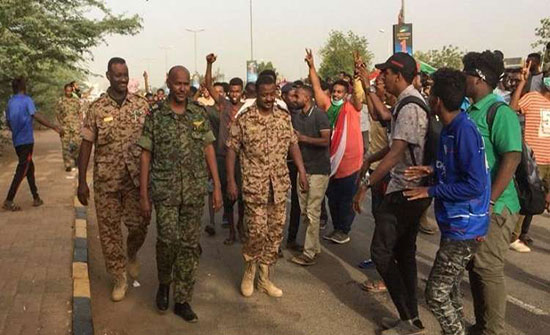 الجيش السوداني يحذر من مخاطر عدم الالتزام بحظر التجوال الجيش السوداني يحذر من مخاطر عدم الالتزام بحظر التجوال
